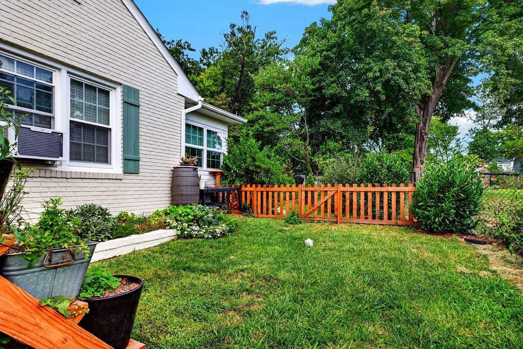 1817 CHEROKEE RD