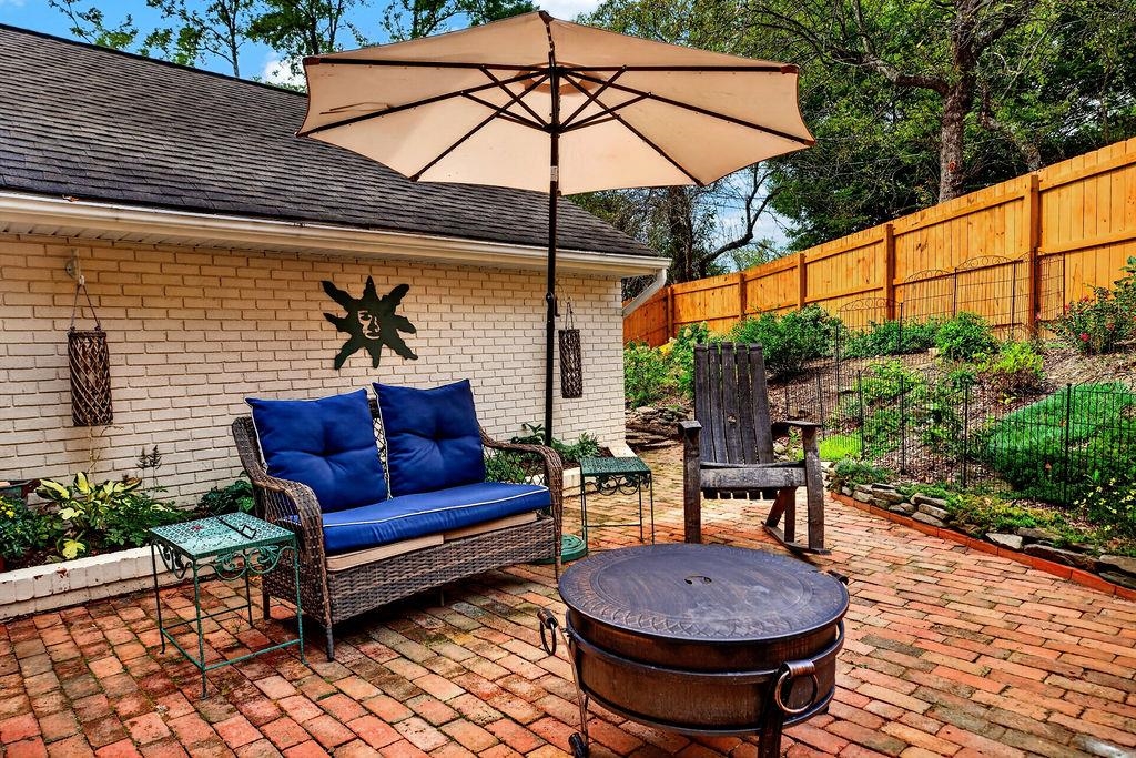 1817 CHEROKEE RD
