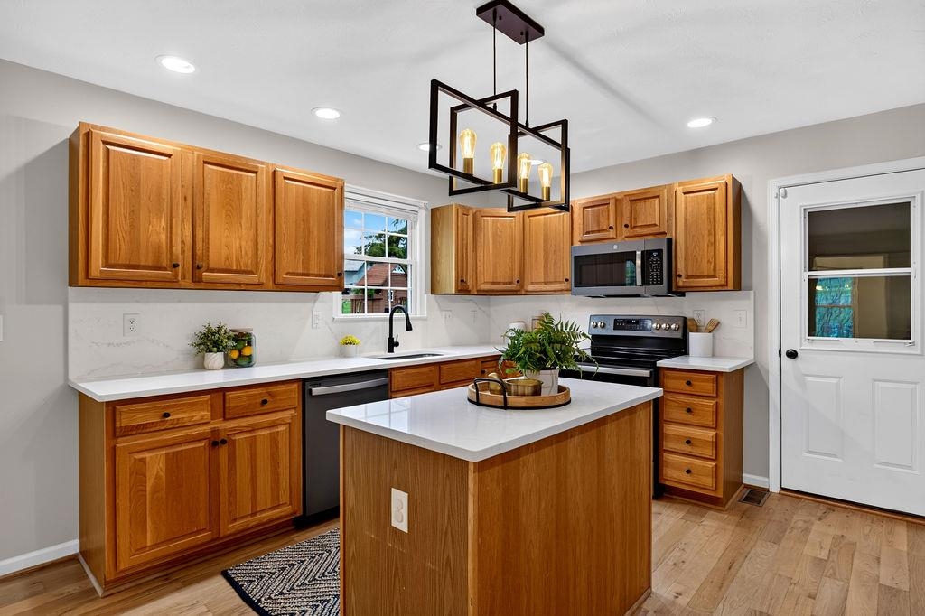 31 BAXTER CT