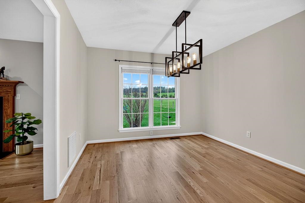 31 BAXTER CT