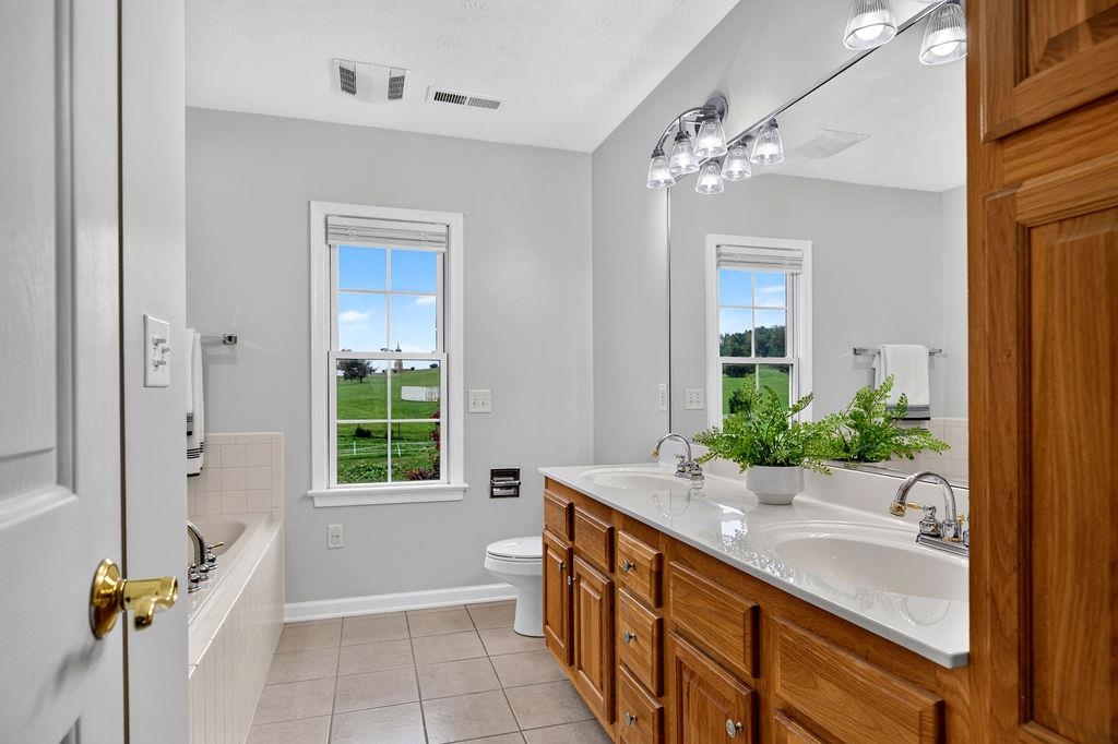 31 BAXTER CT