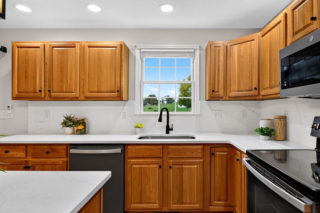 31 BAXTER CT