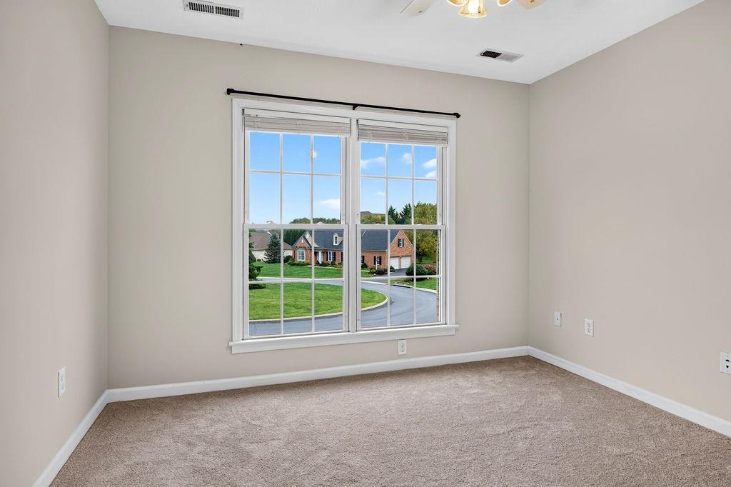 31 BAXTER CT