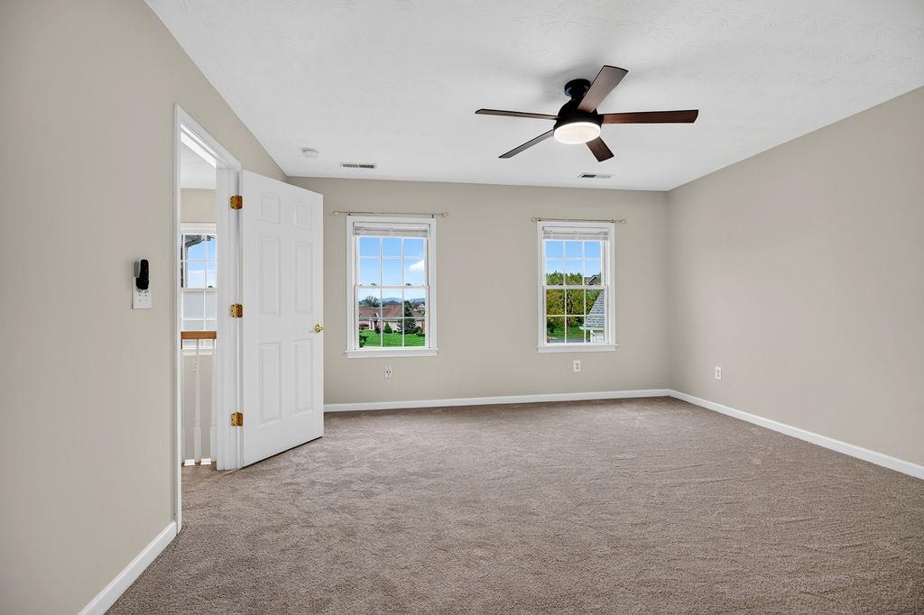 31 BAXTER CT