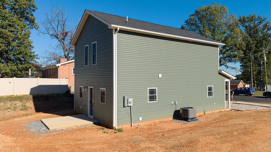 903 FISHER CIR