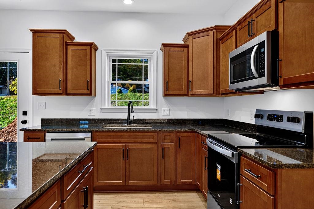 903 FISHER CIR