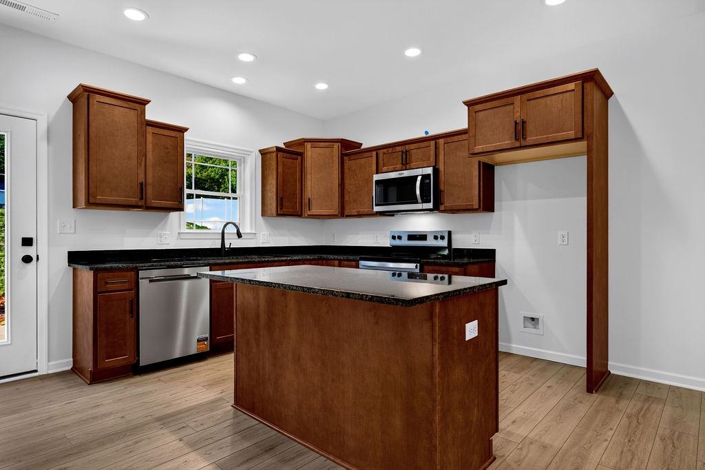 903 FISHER CIR