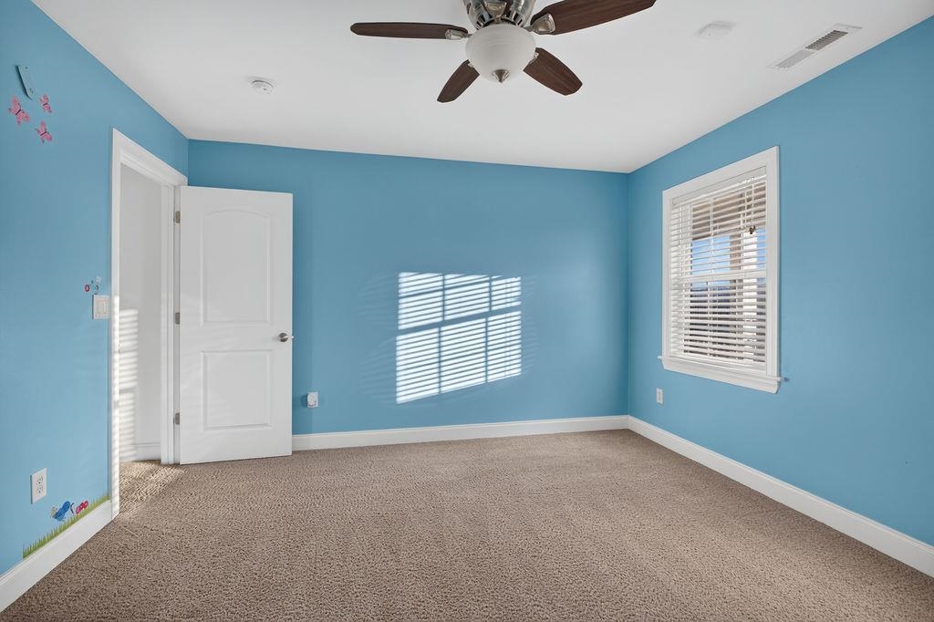 216 JOCELYN LN