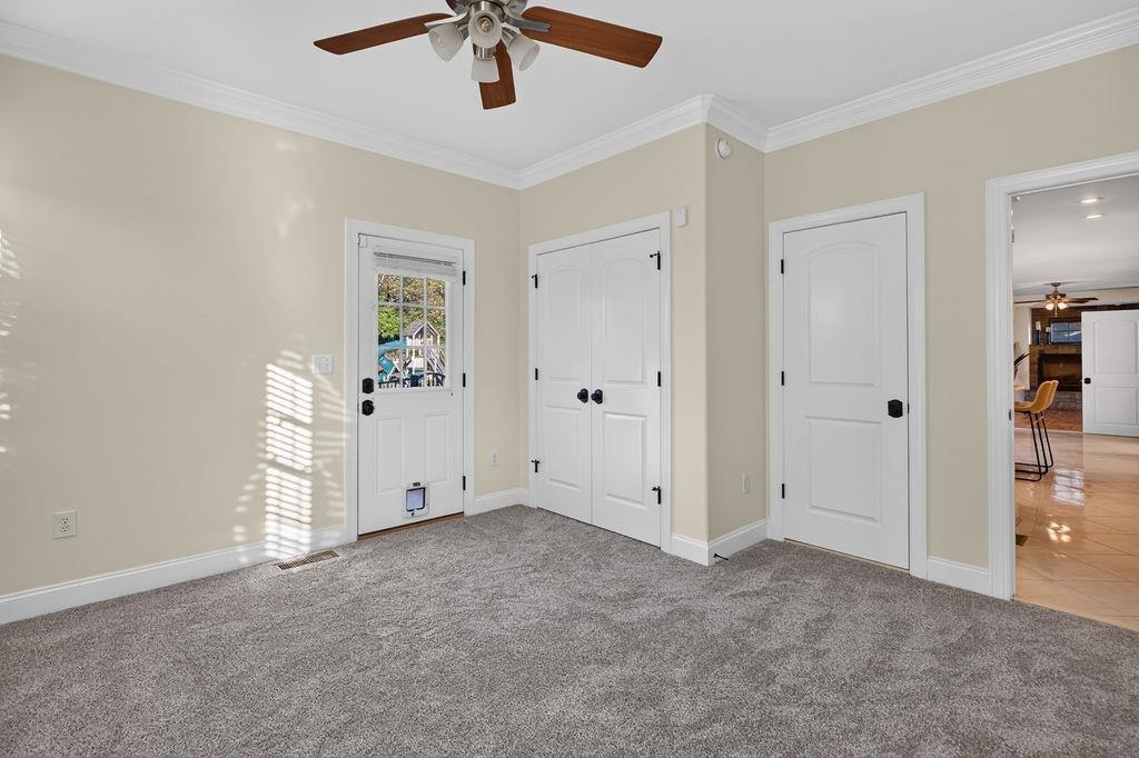 216 JOCELYN LN