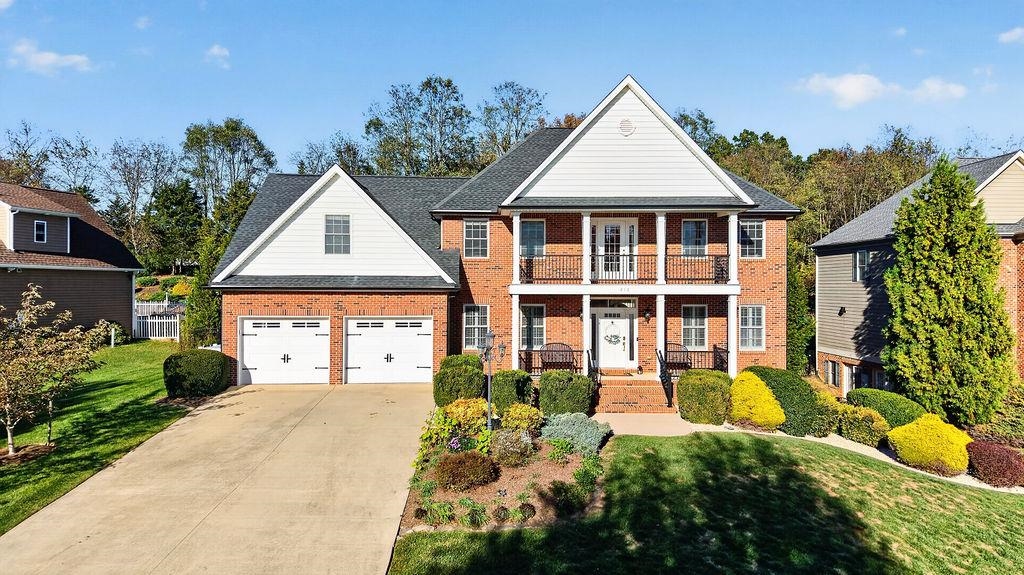 216 JOCELYN LN