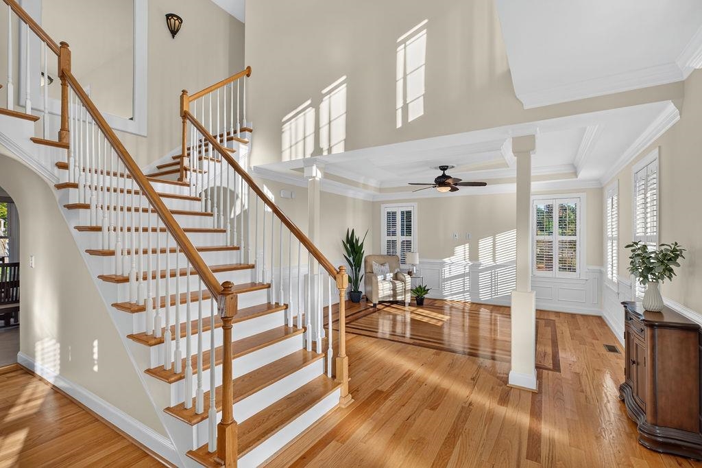 216 JOCELYN LN