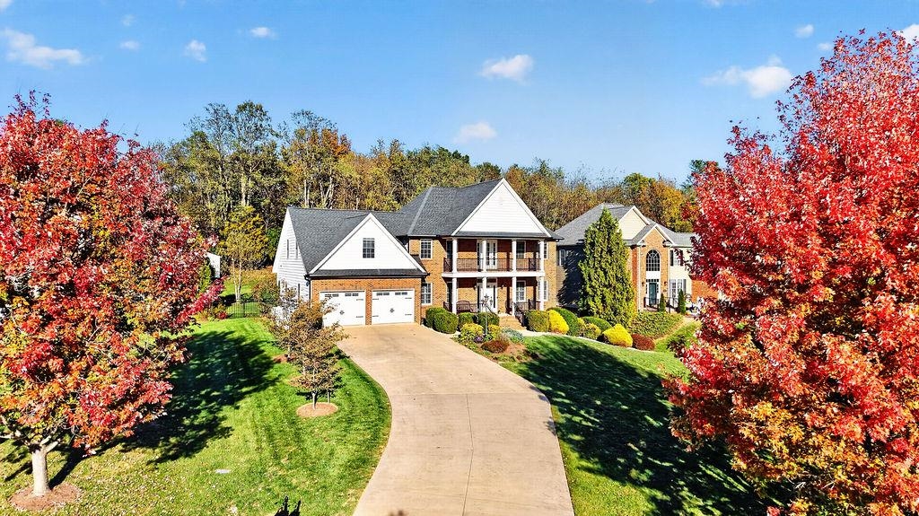 216 JOCELYN LN