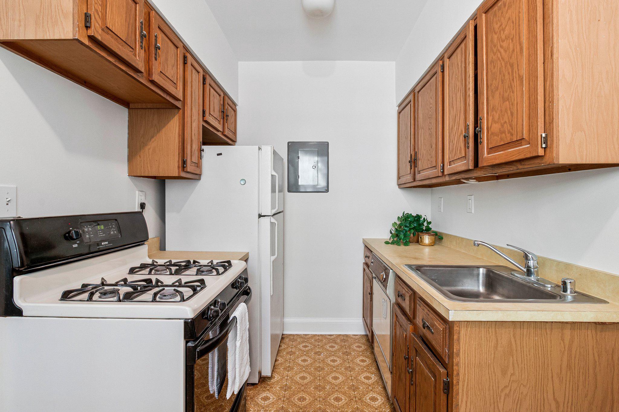 4491 NW MACARTHUR BOULEVARD NW Unit: 102