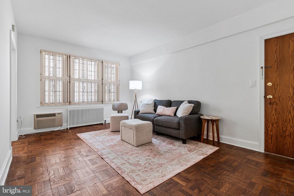 4491 NW MACARTHUR BOULEVARD NW Unit: 102