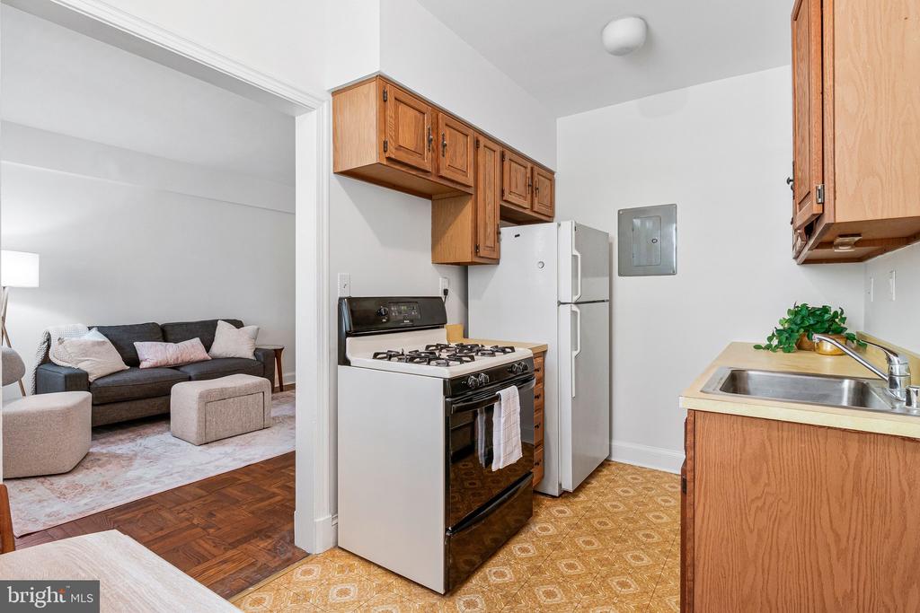 4491 NW MACARTHUR BOULEVARD NW Unit: 102