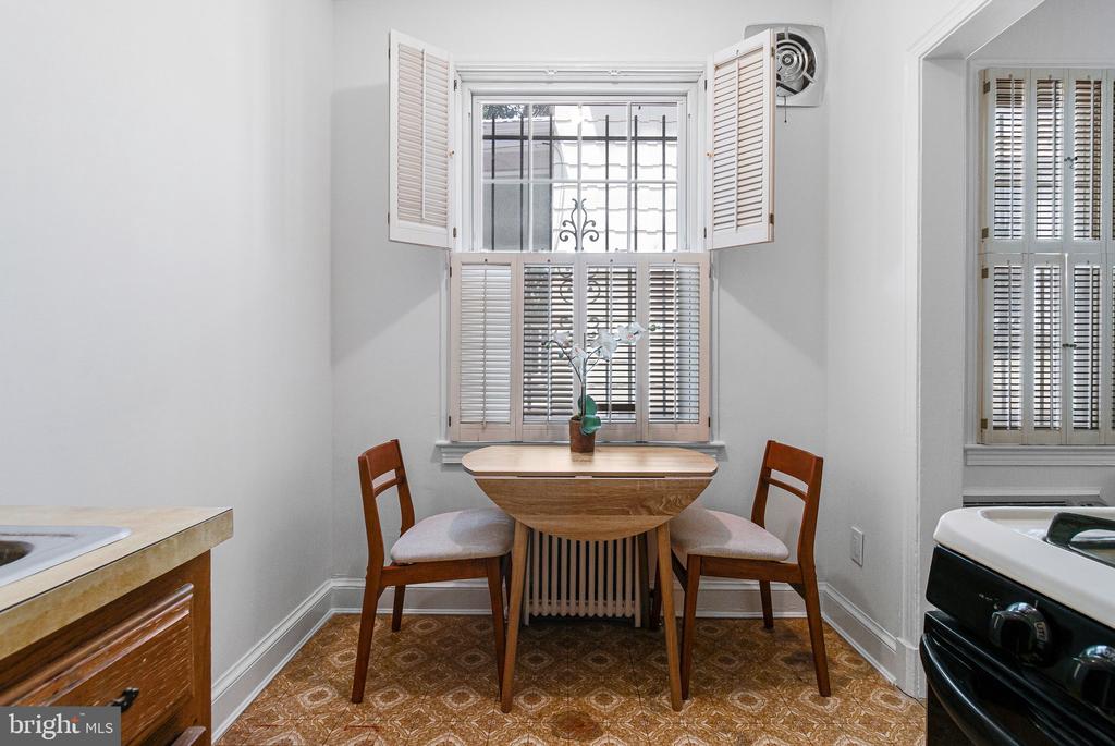 4491 NW MACARTHUR BOULEVARD NW Unit: 102