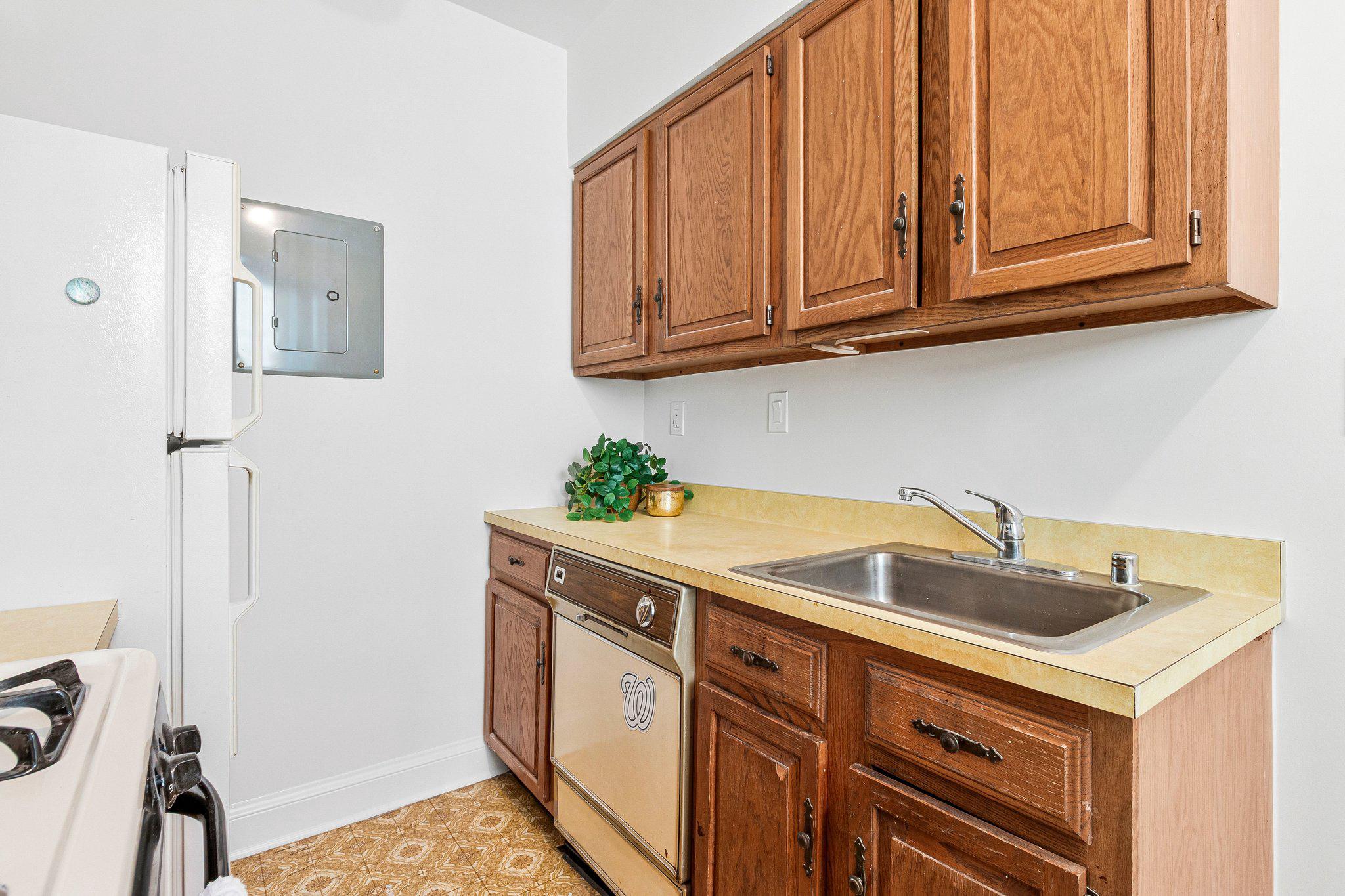 4491 NW MACARTHUR BOULEVARD NW Unit: 102