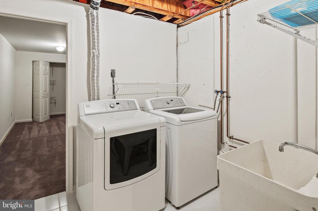 2800 MOCKINGBIRD COURT