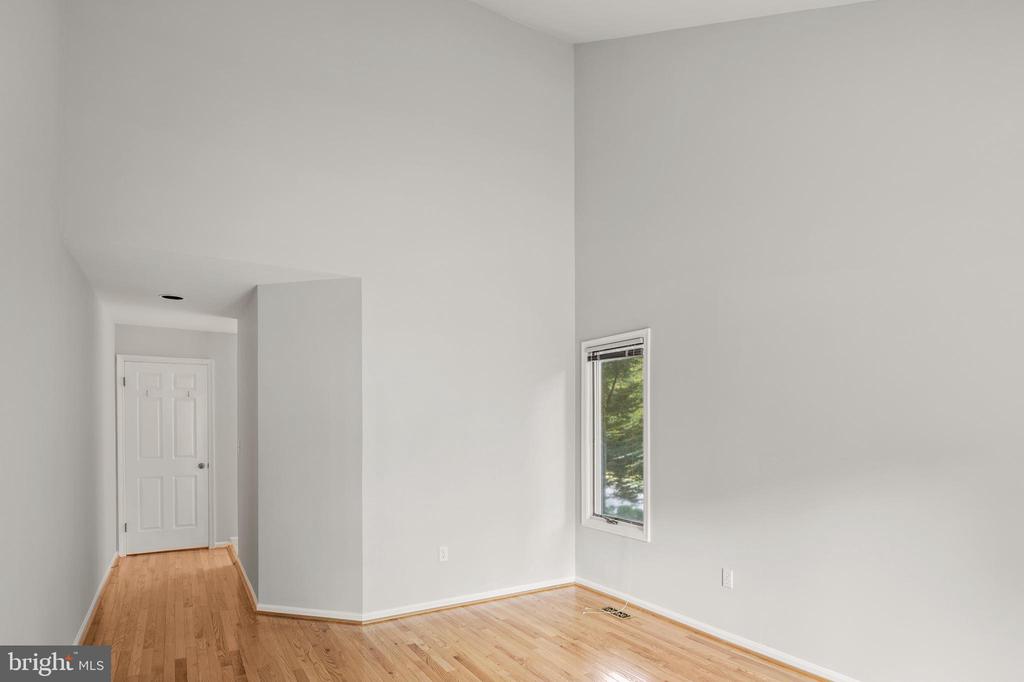 2800 MOCKINGBIRD COURT