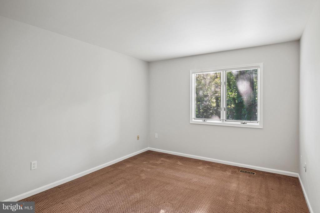 2800 MOCKINGBIRD COURT