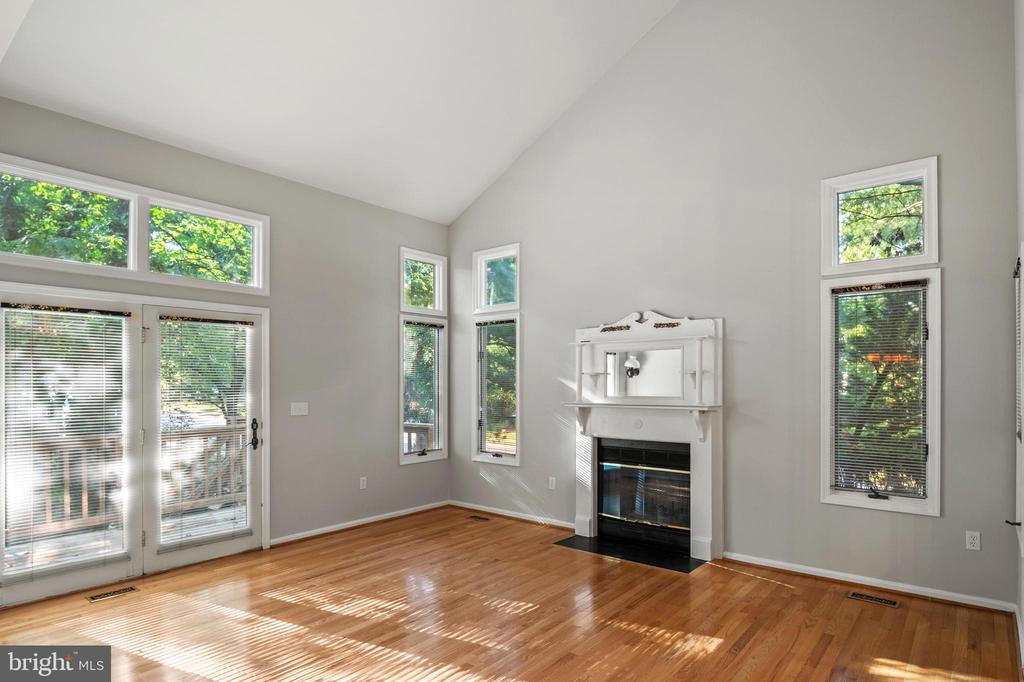 2800 MOCKINGBIRD COURT