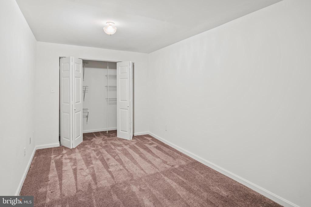 2800 MOCKINGBIRD COURT