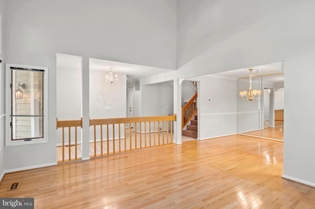 2800 MOCKINGBIRD COURT