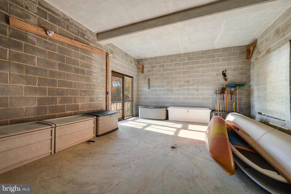31 SHADOW POINT COURT