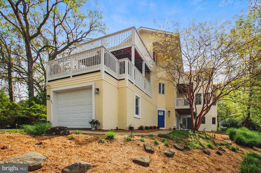 61 E LAKE DRIVE