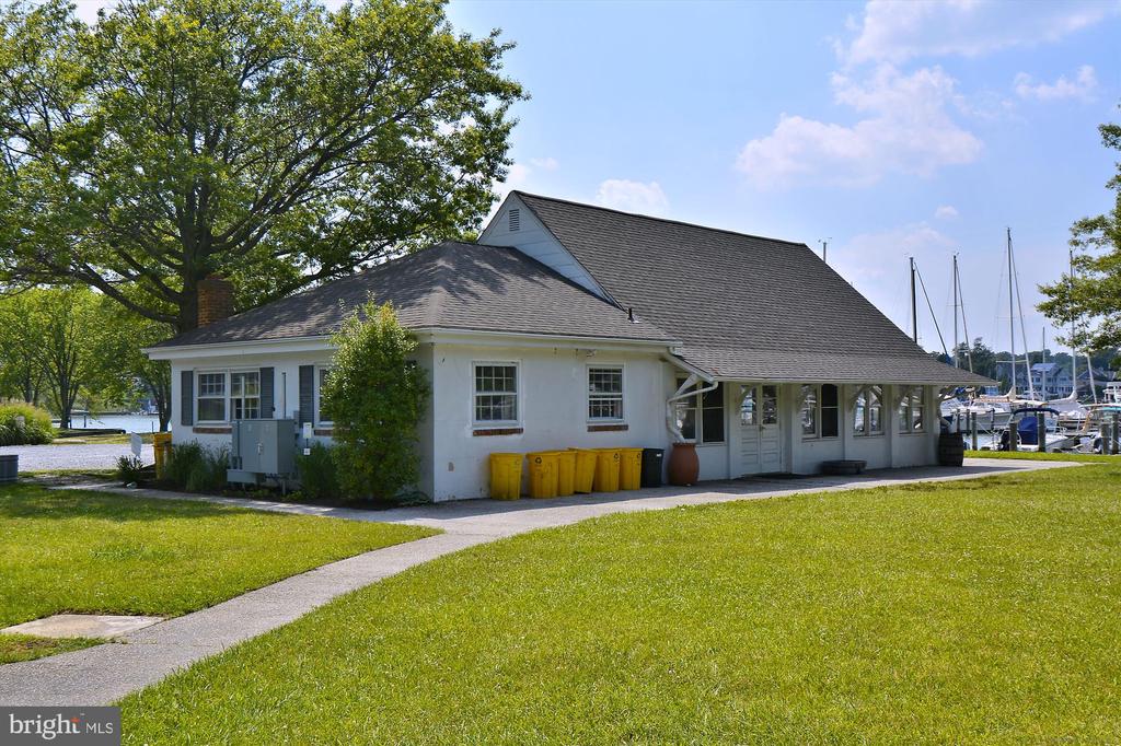 61 E LAKE DRIVE