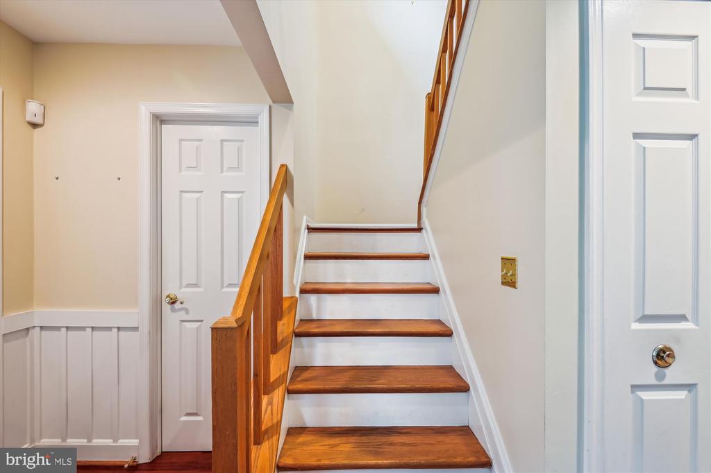 8 ASHFORD COURT