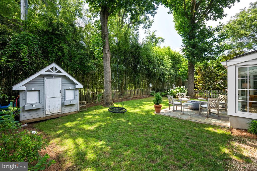 8 LAWRENCE AVENUE
