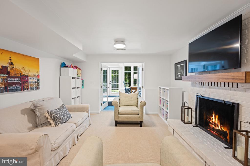 8 LAWRENCE AVENUE