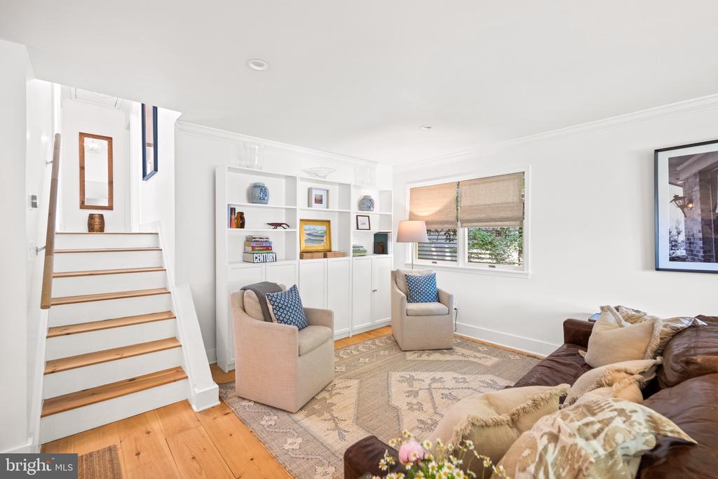 8 LAWRENCE AVENUE