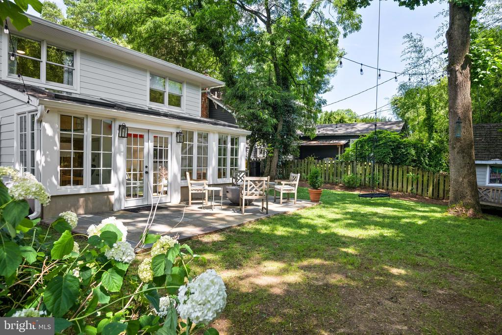 8 LAWRENCE AVENUE