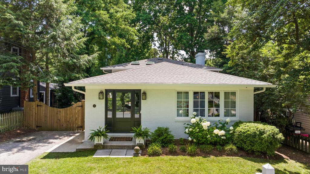 8 LAWRENCE AVENUE