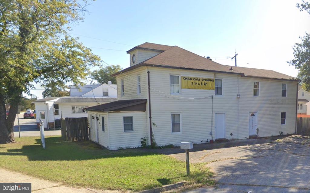 701 HAMMONDS LANE