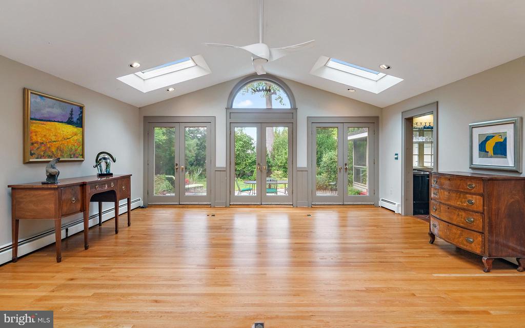 214 WARDOUR DRIVE