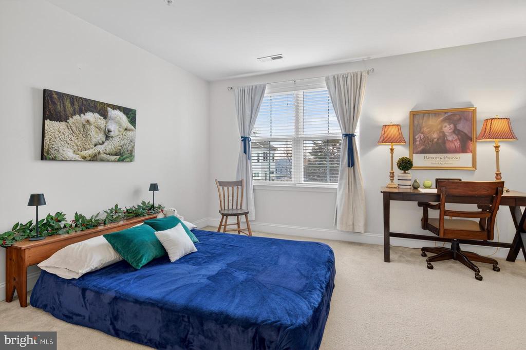 1608 BELLE DRIVE