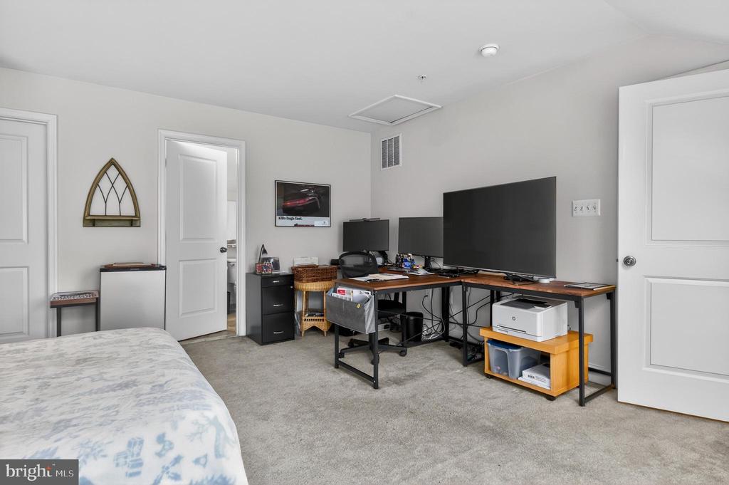 1608 BELLE DRIVE