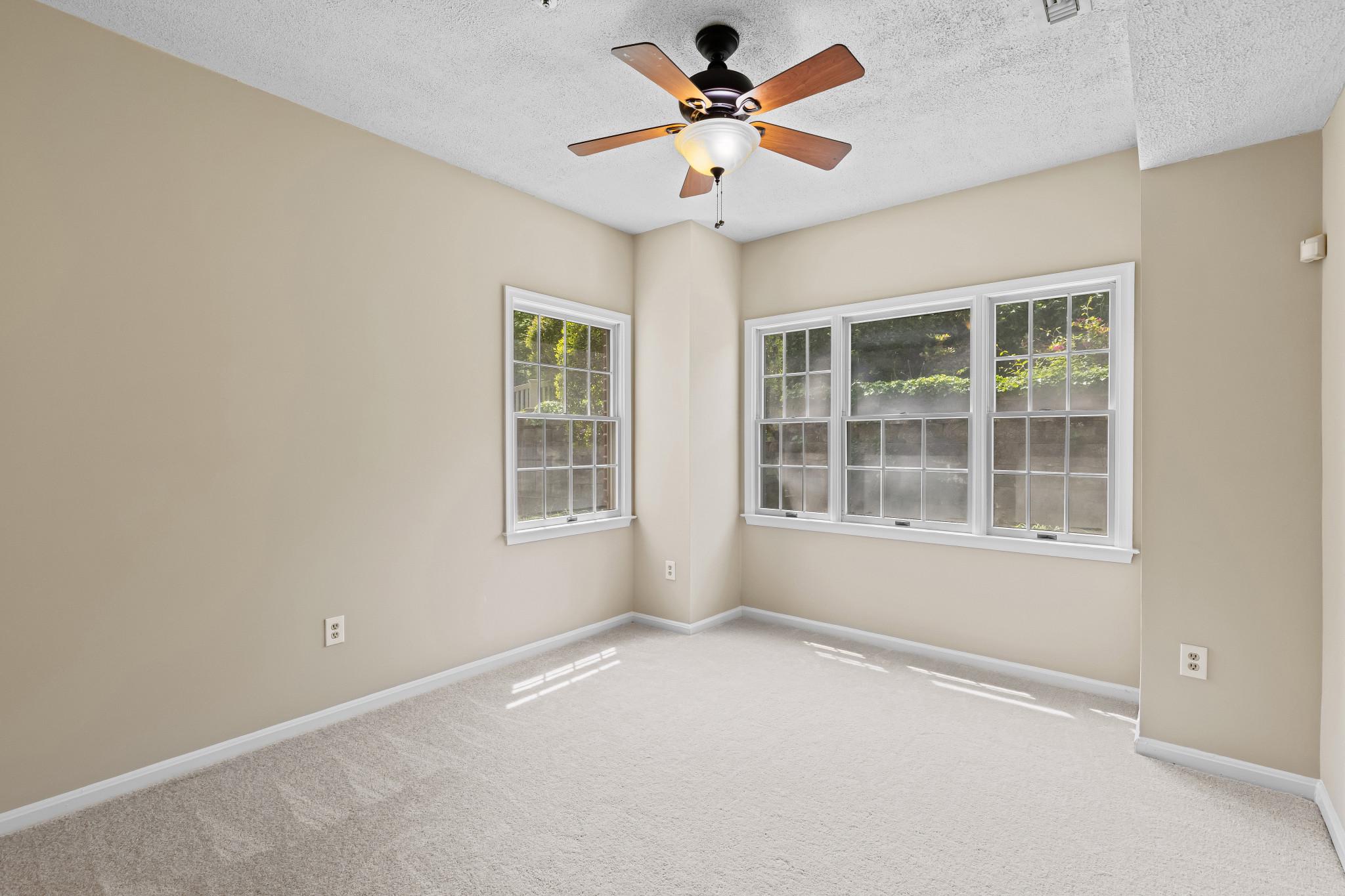 2702 SUMMERVIEW WAY 103