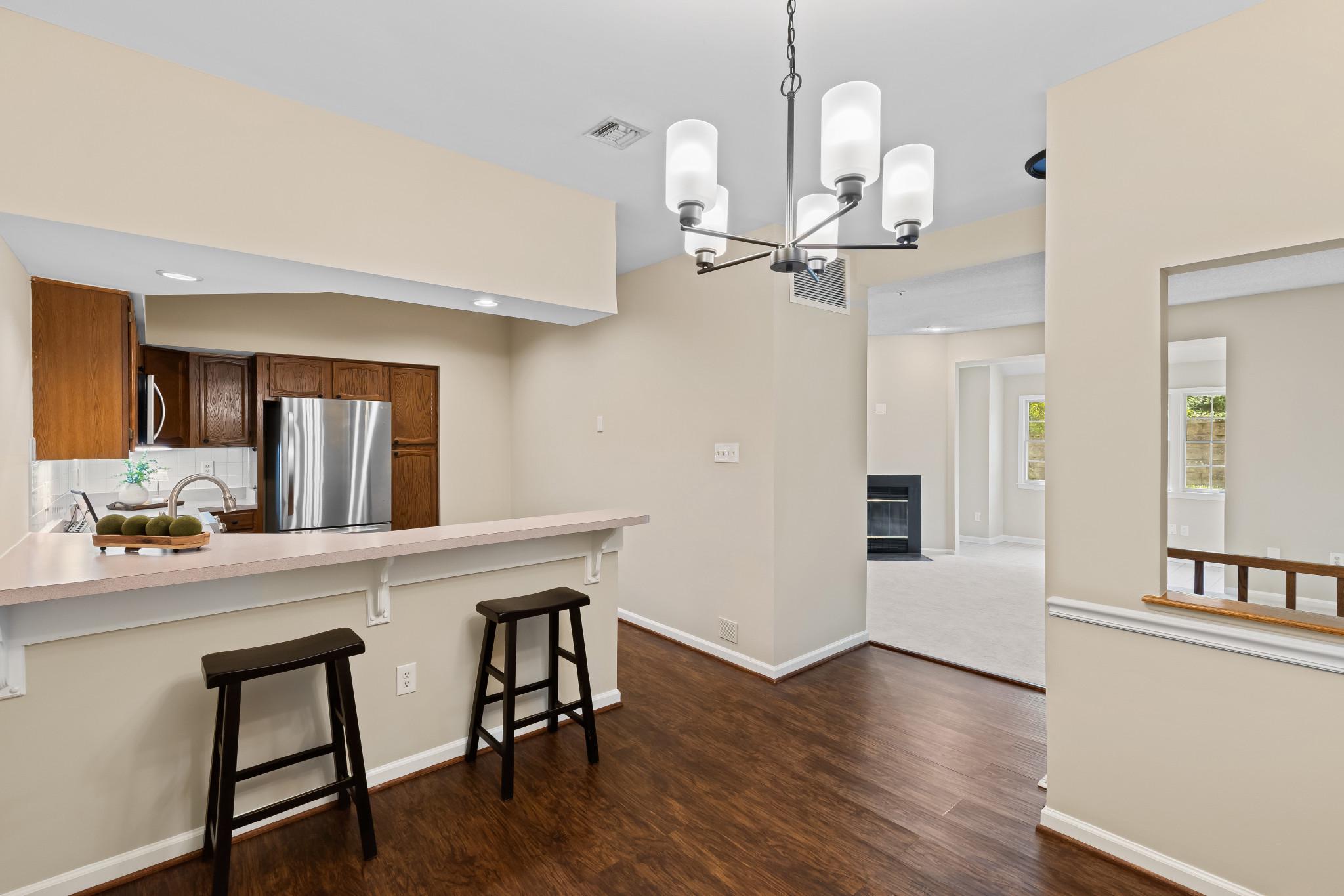 2702 SUMMERVIEW WAY 103