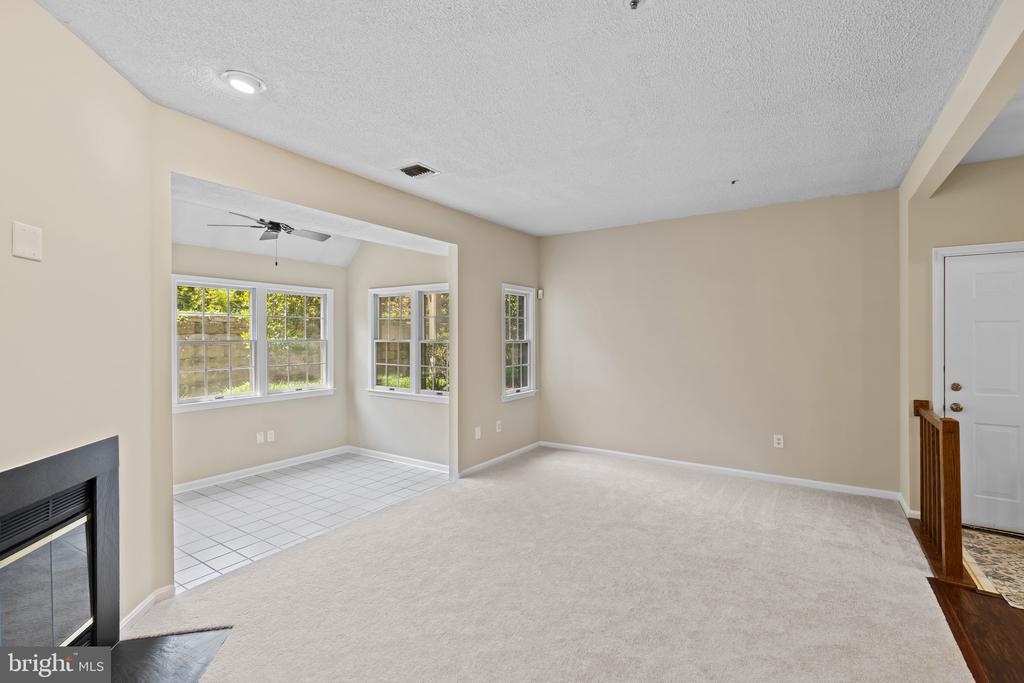 2702 SUMMERVIEW WAY 103