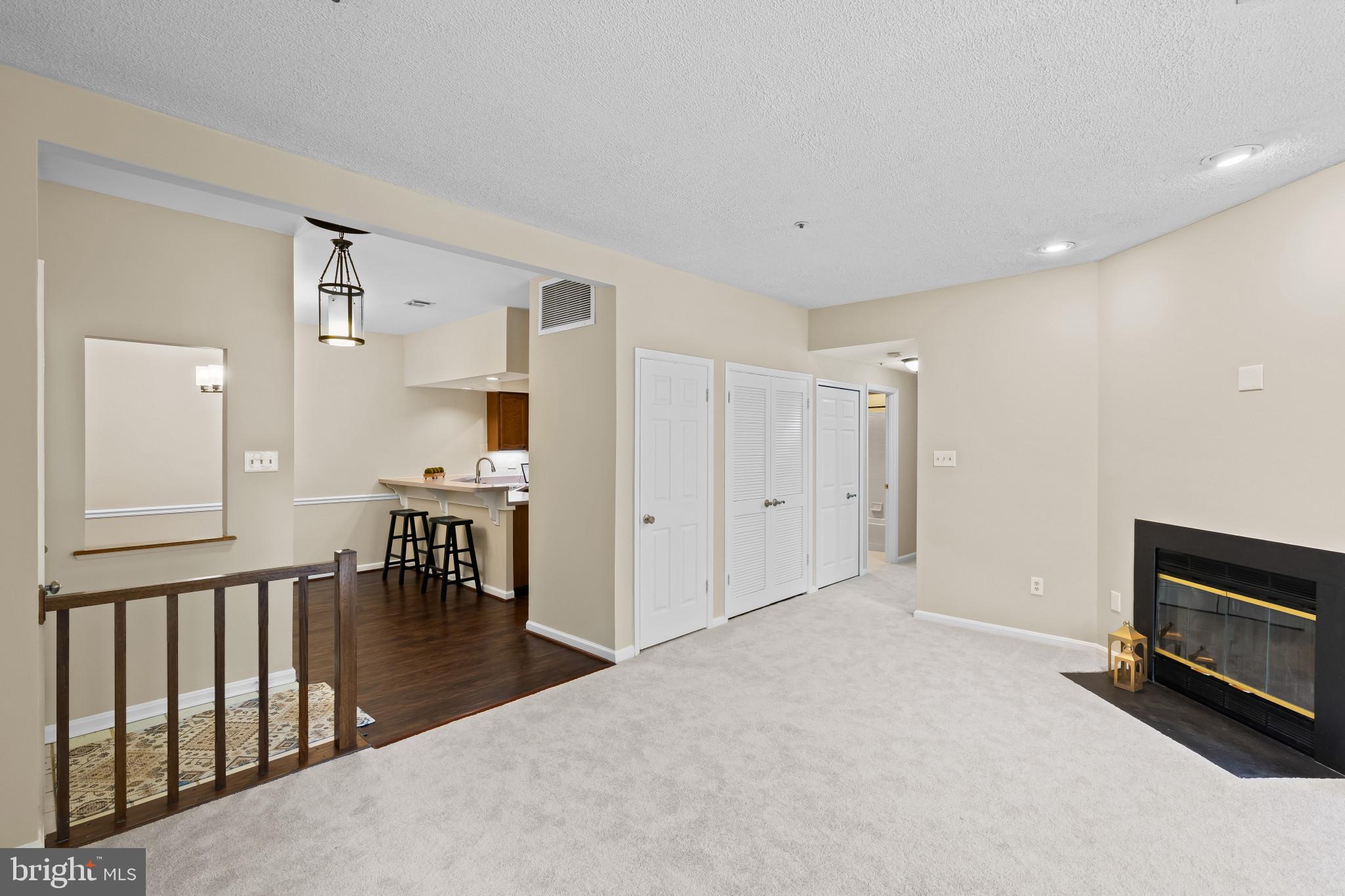 2702 SUMMERVIEW WAY 103