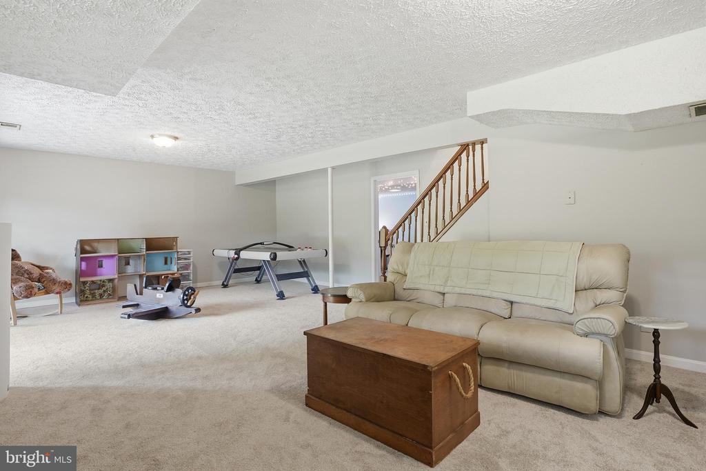6118 FISHERS STATION ROAD