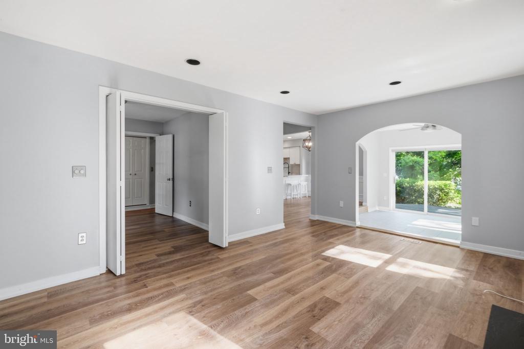 1529 RITCHIE LANE