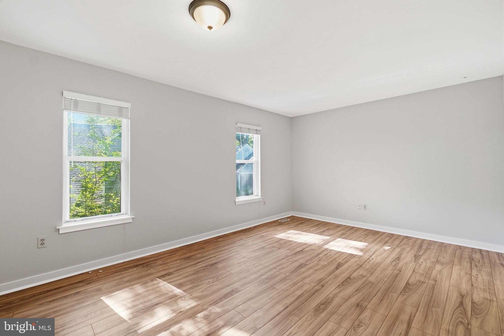1529 RITCHIE LANE
