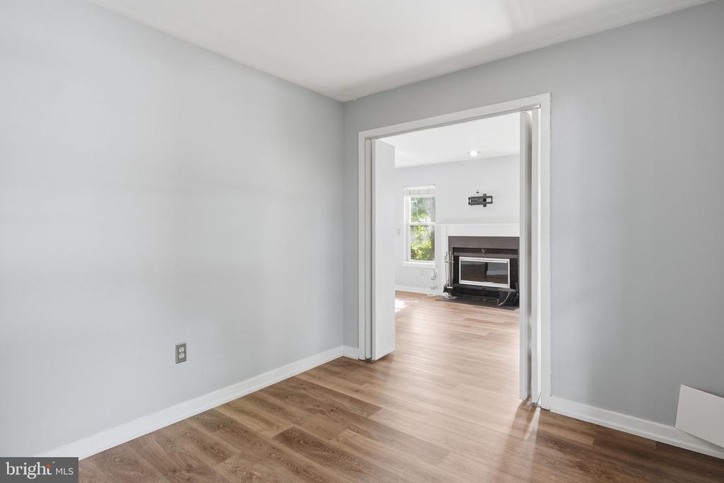 1529 RITCHIE LANE