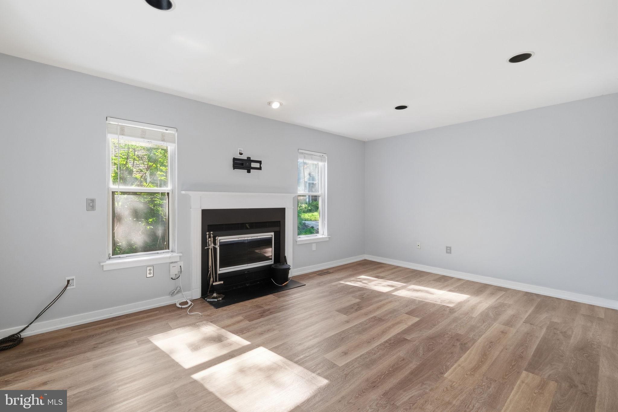1529 RITCHIE LANE