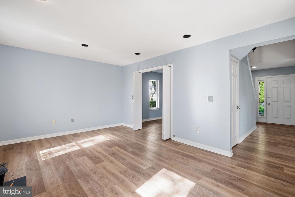 1529 RITCHIE LANE